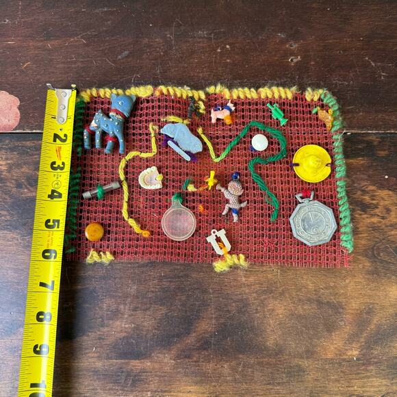 16 Piece Cracker Jack‎ Odds & Ends Bubble Gum Vending Prize Collage VINTAGE - Picture 9 of 13